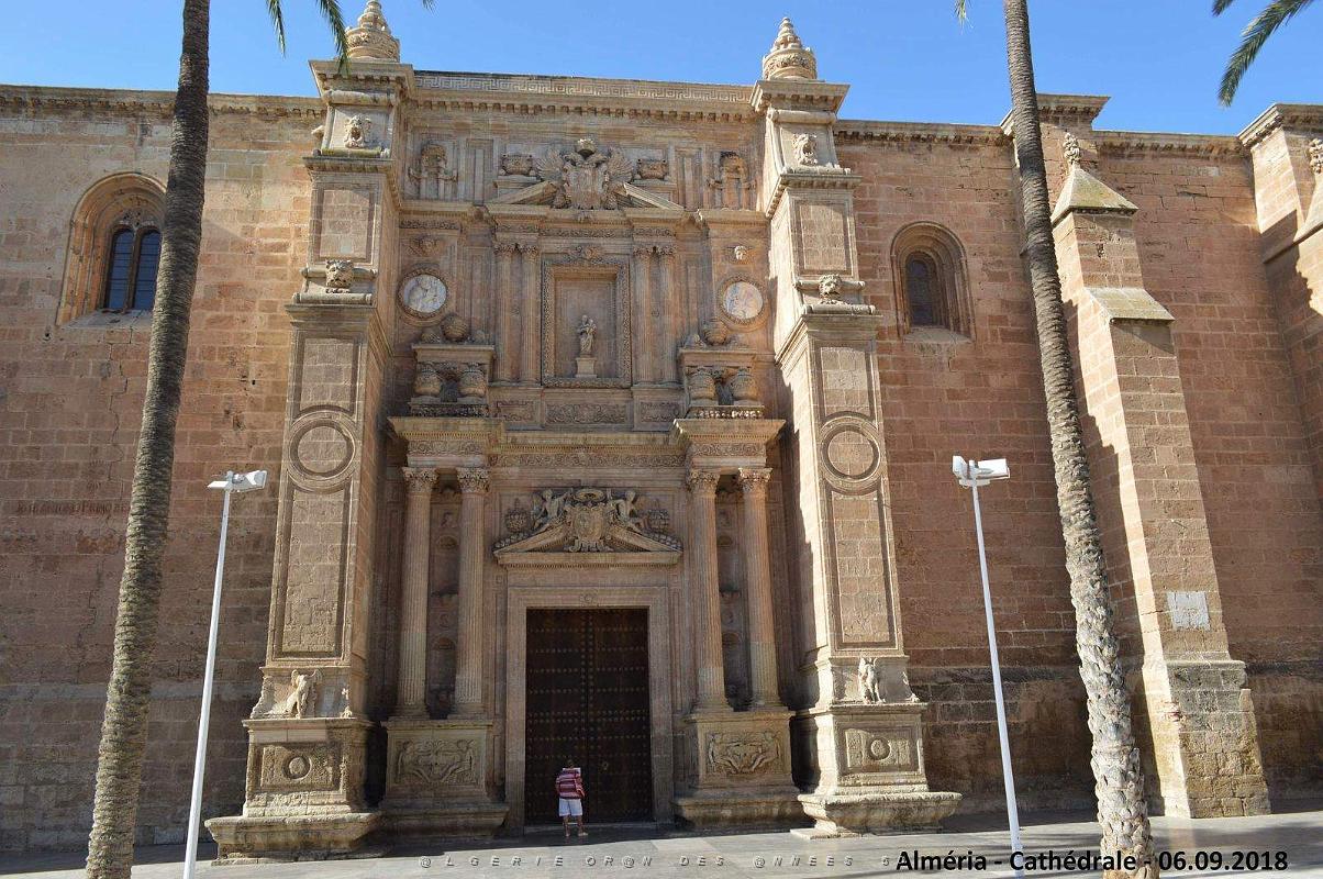 28 LA CATHEDRALE ET LE FORTERESSE DE L INCARNATION (9).JPG